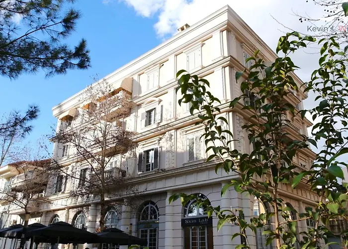 Kevin's 103 - Tirana, Albania * 地拉那